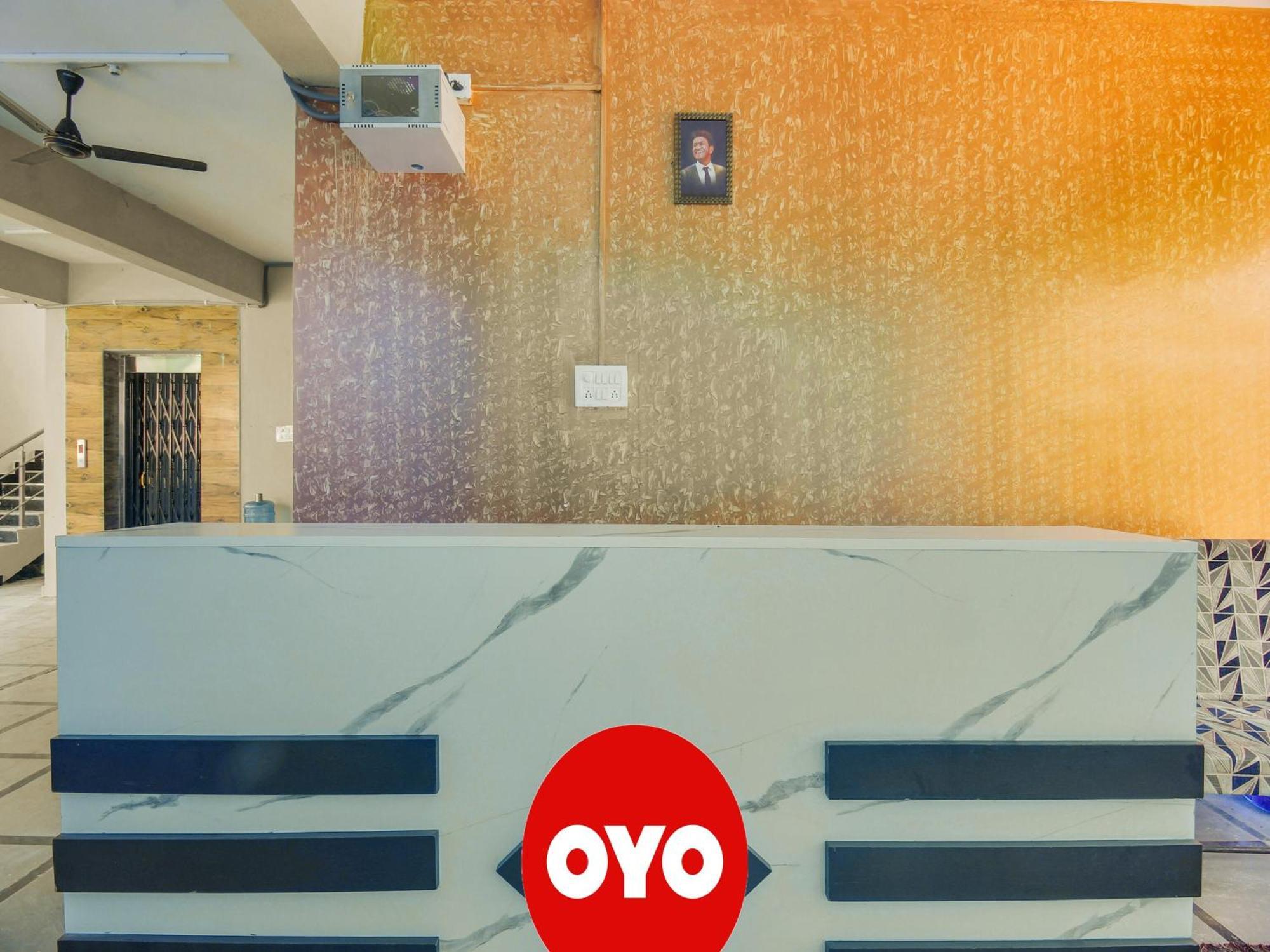 Hotel O R.J.International Pedda Ambarpet Exteriör bild