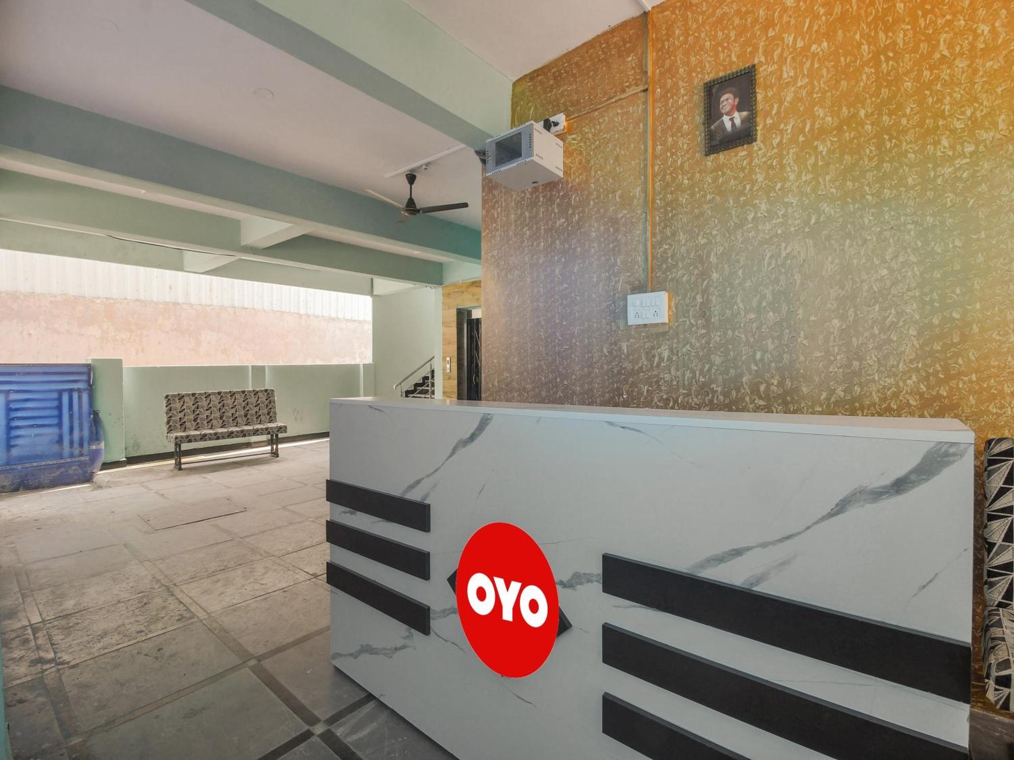 Hotel O R.J.International Pedda Ambarpet Exteriör bild